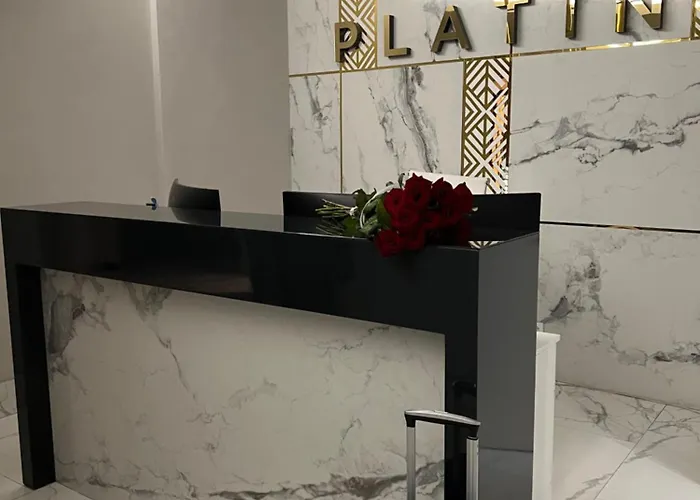 アパート Homene リヴィウ